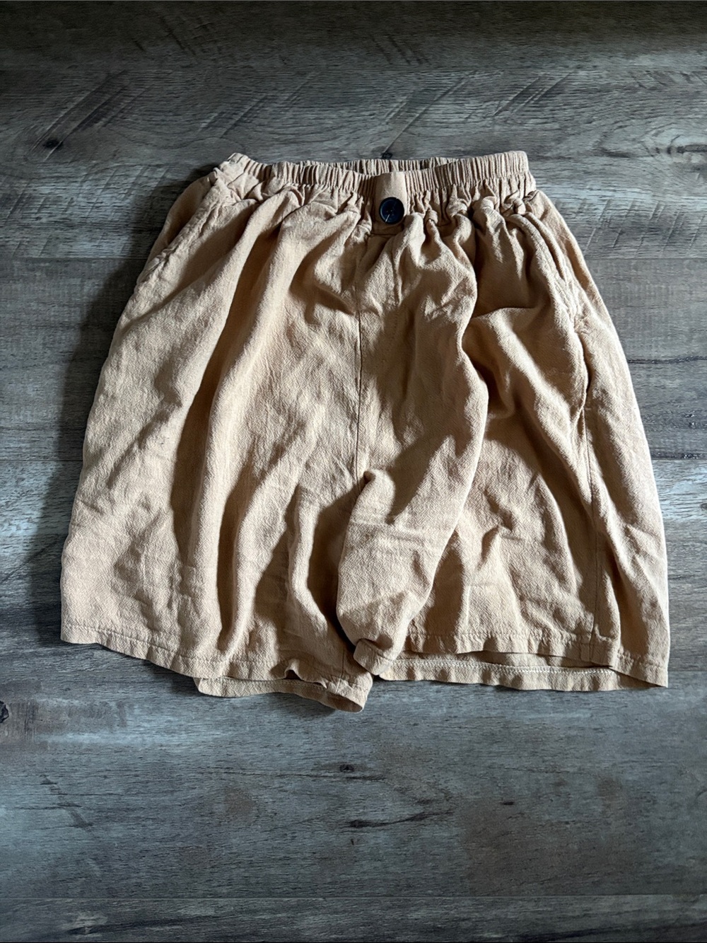 Men's Casual Elastic Waist Shorts in Light Tan